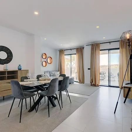 Luxurious At Hills With Stunning Views Appartement *